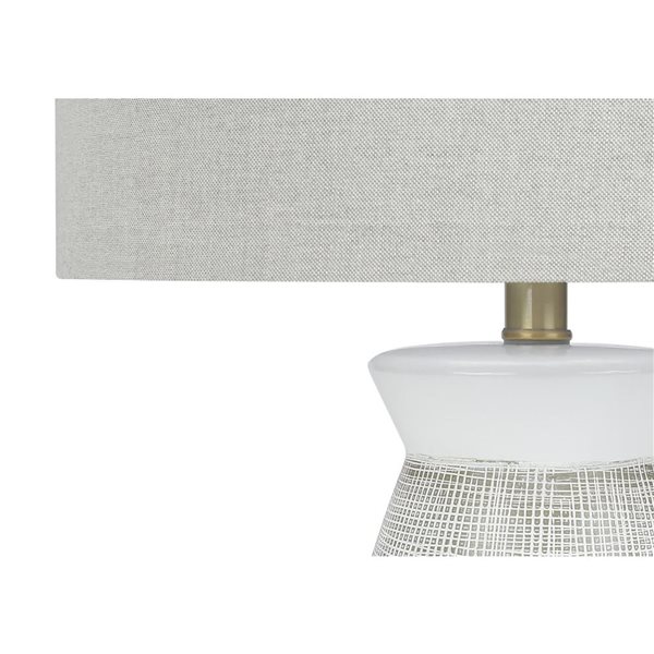 Lampe de table contemporaine avec abat-jour en tissu gris et base en céramique de Monarch Specialties, 27 po de hauteur