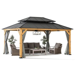 Abri-soleil Sunjoy 12 x 16 pi en bois de cèdre naturel avec toit à 2 niveaux en acier brun foncé