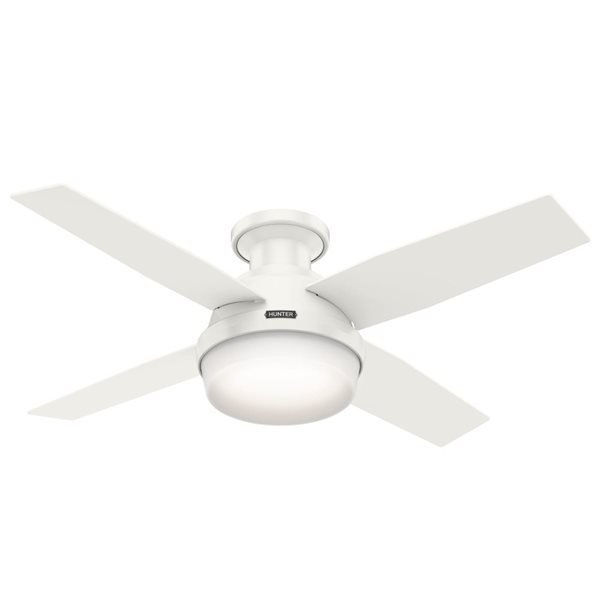 Ventilateur de plafond encastré à profil bas Dempsey de Hunter Fan 4 pales 44 po chêne blanc avec lumière