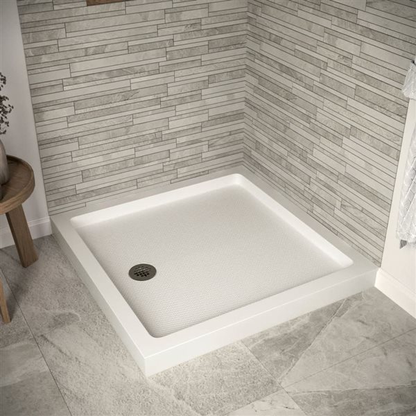 Base de douche d'angle Streamline en acrylique 36 po x 36 po blanc brillant avec drain à gauche et drain ABS inclus