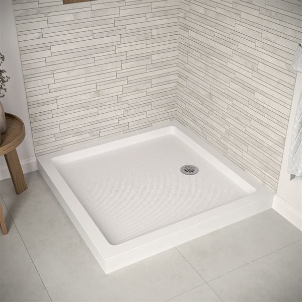 Base de douche d'angle Streamline en acrylique 36 po x 36 po blanc brillant avec drain à droite et drain ABS inclus