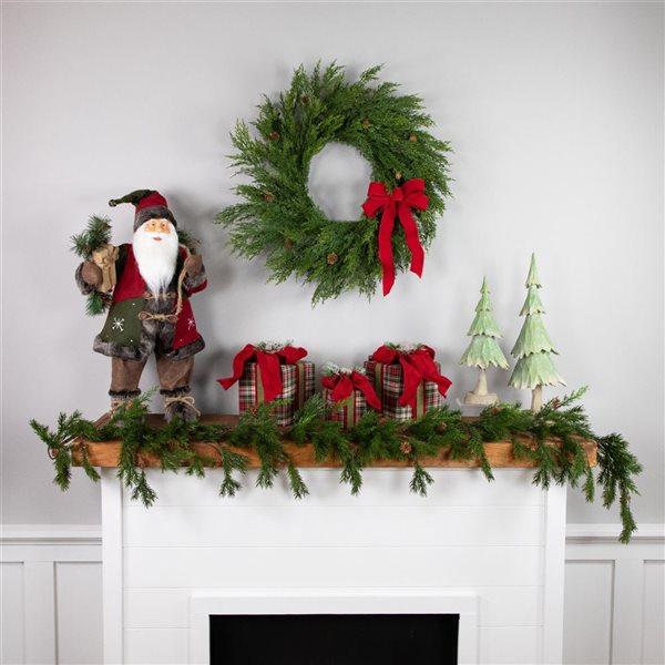 24-in Soft Green Cedar Artificial Christmas Wreath with Pine Cones - Unlit