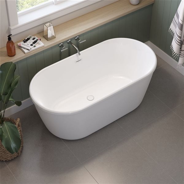 Maax Griffin 58 x 29 White AcrylX Freestanding Center Drain Bathtub with White Skirt