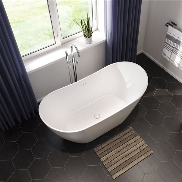 Maax Mahaba 60 x 29-in White Acrylic Freestanding Oval Center Drain Bathtub