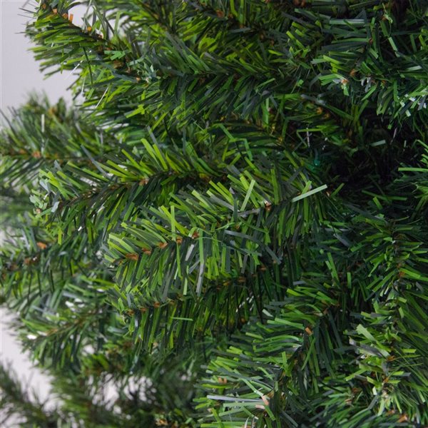 Northlight 6-ft Full Canadian Pine Artificial Christmas Tree with Unlit