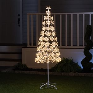 Arbre de Noël illuminé Hi-Line Gift Ltd. 53 pi h. en grappe à cadre de métal blanc avec 1120 lumières DEL blanc chaud