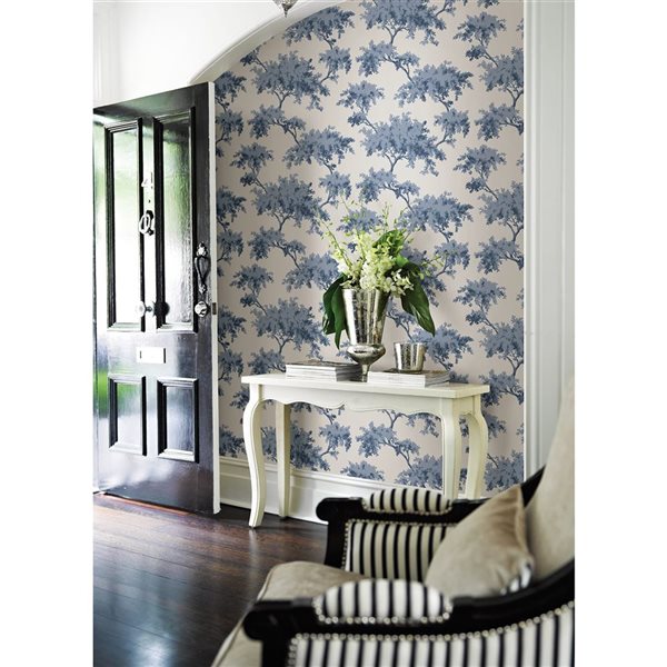 Papier peint pelable et collable Denim Alder par NuWallpaper