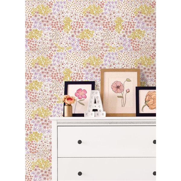 Papier peint autocollant Bouquet de fleurs Multi Chaud par NuWallpaper