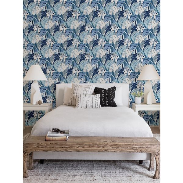 Papier peint pelable et autocollant Adansonii par NuWallpaper bleu