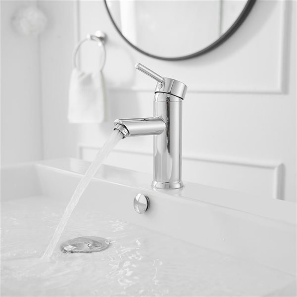 Single Hole Single Handle Bathroom Faucet With Pop Up Drain in Polished Chrome