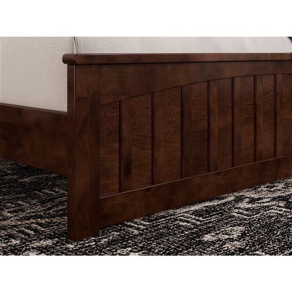 Becket Queen Solid Wood Low Profile Platform Bed with Matching Footboard in White