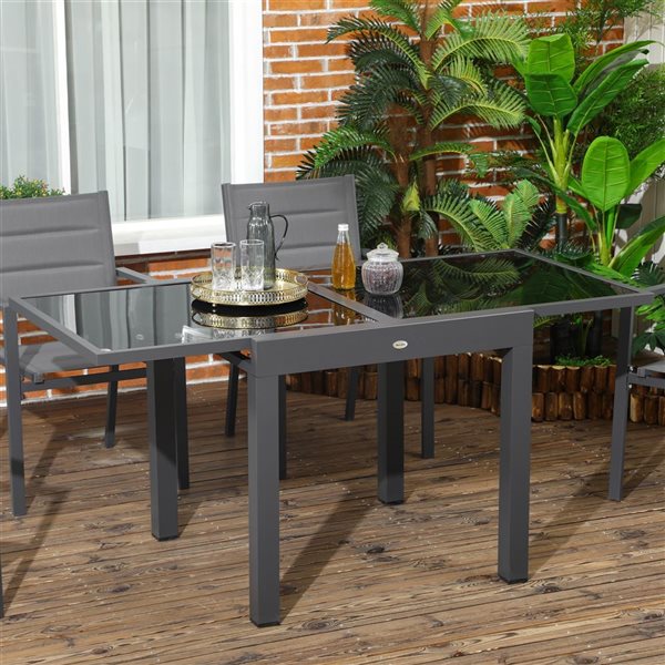 Outsunny Extendable Outdoor Dining Table with Tempered Glass Tabletop