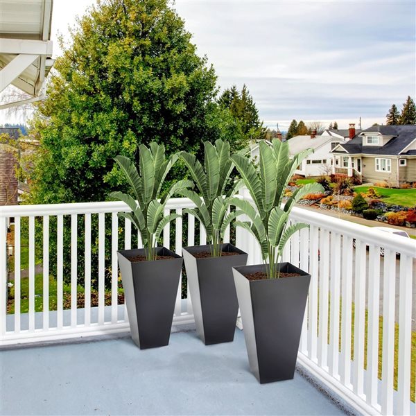 Outsunny 28-in 3-Pack Black Tall Plastic Planters