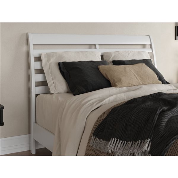 AFI Furnishings Savannah Queen Solid Wood Headboard with Attachable Charger - White