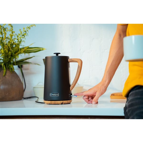 Westinghouse 7-Cup Electric Kettle - Faux Wood WKWKW149 | RONA