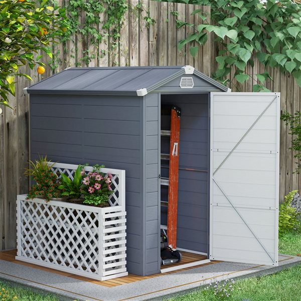 Remise de jardin Outsunny 4,5 x 6 pi en polypropylène gris avec porte à loquet et évents d'aération