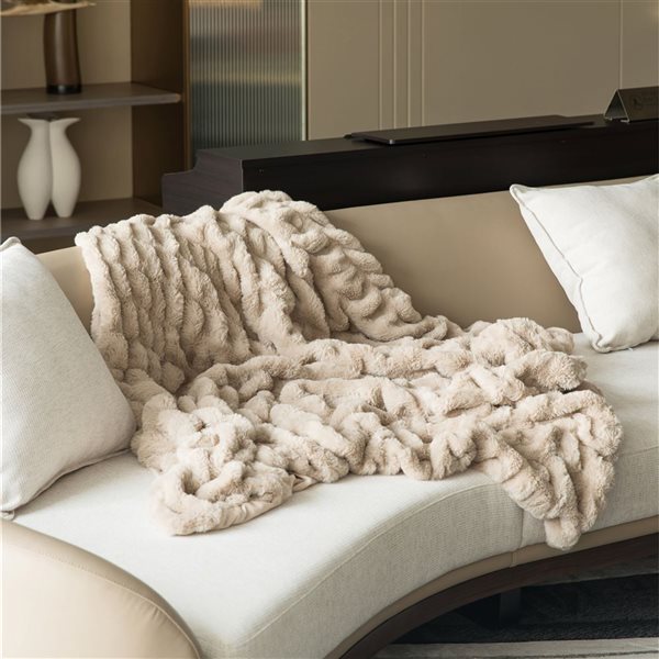 Deerlux Qi004049.Tn Decorative 50 In. X 60 In. Comfortable Ruched Faux Fur Cozy Throw Blanket For Sofa And Bed Tan Multicolor