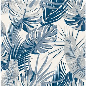 Papier peint autocollant Palmero de NuWallpaper 20,5 po l. x 18 pi L. bleu/gris à motif tropical, couvre 30,75 pi²