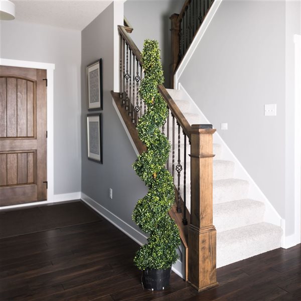 Vickerman 6-ft Artificial Potted Green Boxwood Spiral Tree