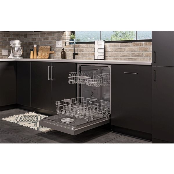 Thor Kitchen 24-in Stainless Steel Front-Control Built-In Dishwasher - 52 dB