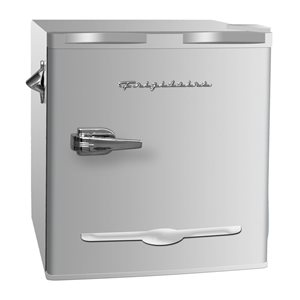 Frigidaire 1.6-ft³ Retro Bar Fridge with Side Bottle Opener - Moonbeam