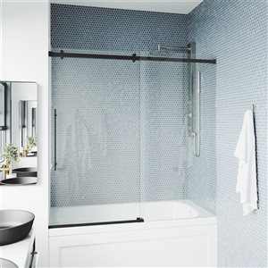 Porte de baignoire coulissante ajustable sans cadre Luca de VIGO 60 po x 58 po chrome avec poignée