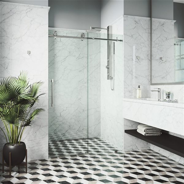 Porte de douche coulissante sans cadre Elan Cass Aerodynamic de VIGO 56 à 60 x 76 po inox avec verre transparent