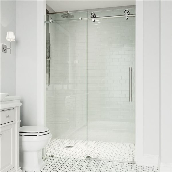 Porte de douche coulissante sans cadre Elan Cass Aerodynamic de VIGO 60 à 64 x 76 po inox avec verre transparent