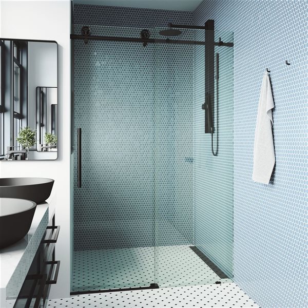 Porte de douche coulissante sans cadre Elan Cass Aerodynamic de VIGO 48 à 52 po x 76 po noir mat avec verre transparent