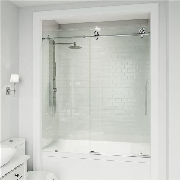 Porte de bain sans cadre et coulissante Cass de VIGO en chrome 60 po x 76 po