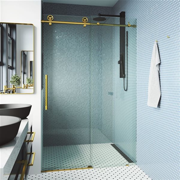 Porte de douche coulissante sans cadre Elan Cass Aerodynamic de VIGO 64 à 68 po x 76 po or brossé mat