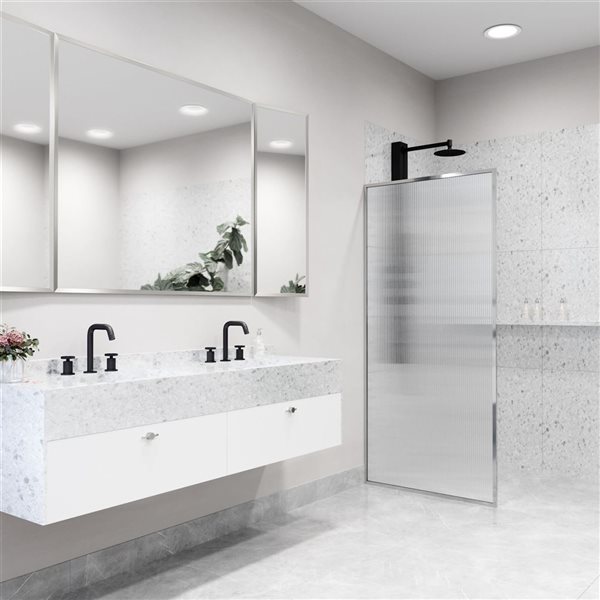 Paroi de douche fixe encadrée Meridian de VIGO 34 po x 74 po en chrome avec verre cannelé