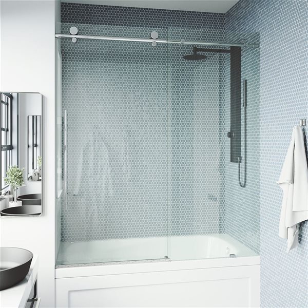 Porte de baignoire coulissante sans cadre Elan E-Class par VIGO chrome avec verre transparent et poignée 56 à 60 x 66 po