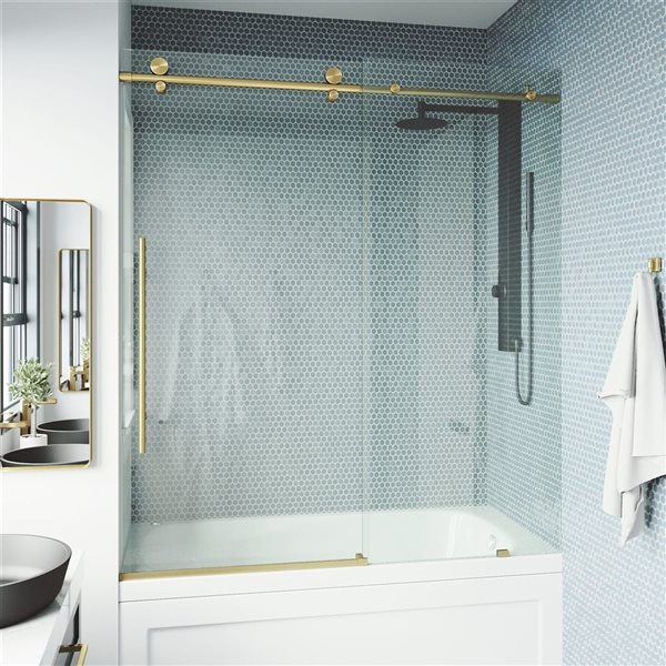 Porte de douche coulissante VIGO Elan classe E 60 po x 66 po, plaquée en or brossé verre transparent sans cadre