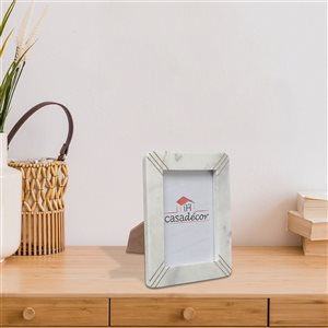 Cadre photo IH Casa Decor 5X7 en marbre blanc avec incrustations en laiton