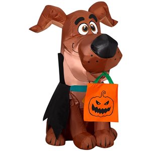 Gonflable d’Halloween avec lumières DEL de Gemmy 42 po h. SCOOB en costume de vampire