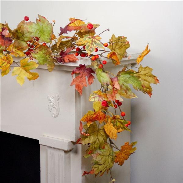 Northlight 5-ft x 6-in Red Leaves and Berries Artificial Unlit Thanksgiving Garland