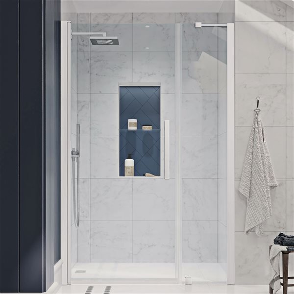 Porte de douche pivotante sans cadre Pasadena d'OVE Decors 47 3/8 po l. x 72 po h., chrome