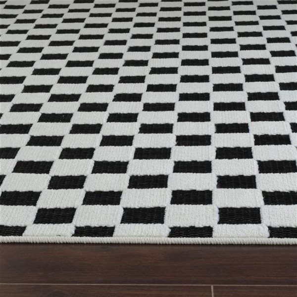 Tapis décoratif int./ext. Maise de Rug Branch 5 x 7 pi blanc noir moderne motif carreauté