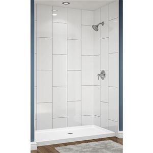 Douche en alcôve Avora Bath carrelage vertical 12x24 acrylique blanc à coulis noir et drain centré 60 l. x 30 po p.