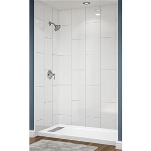 Douche en alcôve Avora Bath carrelage vertical 12x24 acrylique blanc à coulis argent et drain à gauche 60 l. x 34 po p.