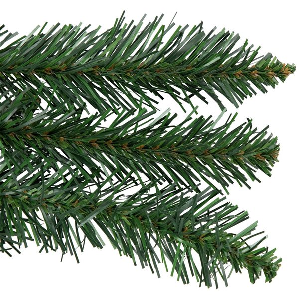 Northlight 9-ft x 12-in Buffalo Fir Artificial Christmas Garland - Unlit