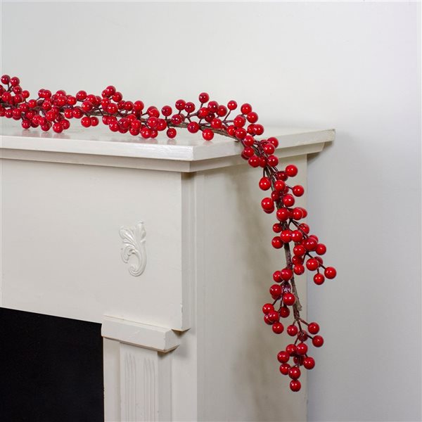 Northlight 5-ft Shiny Red Berries Artificial Twig Christmas Garland - Unlit