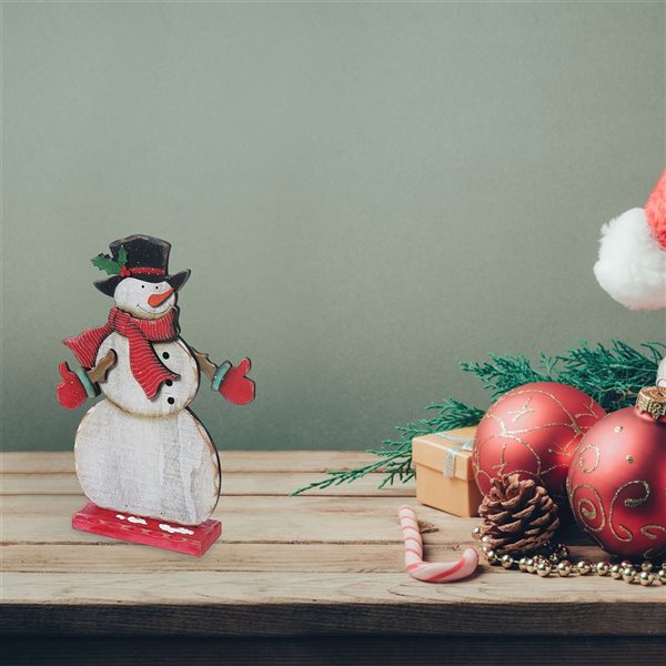 iH casadécor 8.07 L x 1.97 W x 11.81-in H Wooden Snowman Tabletop Decoration