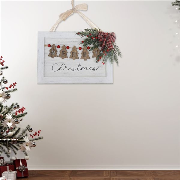 iH casadécor 14.17 x 10.14-in "Merry Christmas" Wooden Wall Hanging Art