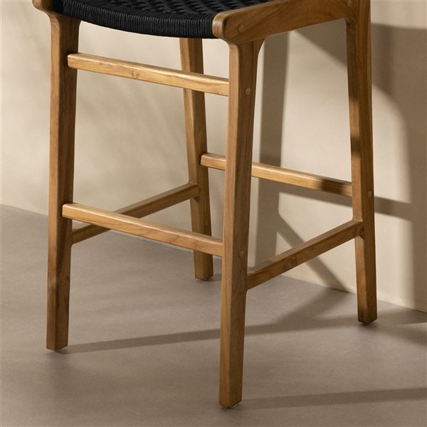 Tabouret de bar avec dossier Agave de South Shore en corde tissée noire et bois de teck naturel 18,5 po l.