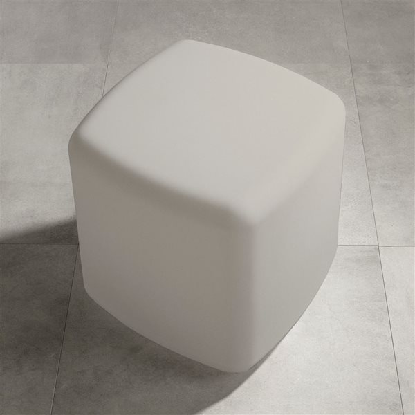 South Shore Dalya 16-in Greige Resin Outdoor Side Table with Rounded Corners