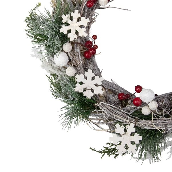 Northlight Unlit Snowflakes and Berries Winter Foliage Christmas Wreath - 13-in