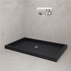 Bac de douche acrylique en coin Streamline 60 x 36 po noir brillant drain centré, drain ABS inclus