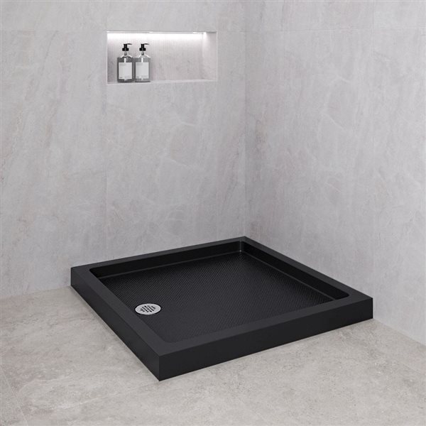 Bac de douche acrylique en coin Streamline 36 x 36 po noir brillant drain à gauche, drain ABS inclus